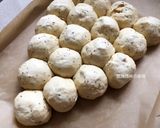 A picture of step 12 of Grape-Shaped Condensed Milk Bread.