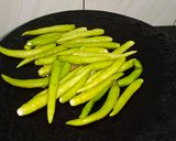 A picture of step 2 of Green Chilli Thecha.