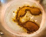 A picture of step 2 of Spicy Curry Udon.