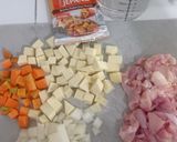 Foto langkah ke 1 dari resep Kare Ayam Jepang.