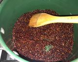 Foto del paso 1 de la receta: Ensalada de quinoa blanca y negra