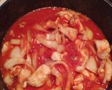 Paradicsomos-hagymás csirkemell bőséges sajttal recept fázis 3 fotója