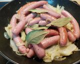 Foto del paso 4 de la receta Salchichas frescas de pollo al vino
