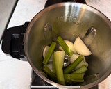 Foto del paso 2 de la receta: Sopa depurativa de apio y cebolla