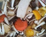 Gambar langkah 6 resipi Tumis Air Lobak Merah Bersama Cendawan Campur Dan Tauhu.