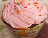 Foto langkah ke 5 dari resep Coconut Chocolate Cupcake.