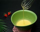 Foto langkah ke 2 dari resep TANPA TERIGU TANPA MIXER TANPA OVEN | CAKE KETAGIH SUPER LEMBUT.