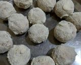 A picture of step 3 of Quick and Crispy poha pizza balls.