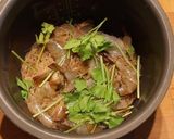 รูปขั้นตอนการทำที่ 5 ของ กุ้งอบวุ้นเส้น หม้อหุงข้าวไฟฟ้าใบเดียวอยู่