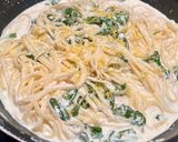 Une image de l'étape 2 de Linguini à la ricotta et aux épinards.
