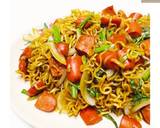 ðāļัāļāļĄāļēāļĄ่āļēāđāļŠ้āļāļĢāļāļ - Stir Fried Instant Noodles with Sausage āļ§ิāļีāļāļģāļŠูāļāļĢ 7 āļĢูāļ