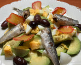 Foto del paso 5 de la receta: Ensalada de aguacate y otras cositas ricas