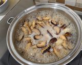 Foto langkah ke 5 dari resep Nasi Ayam Jamur.