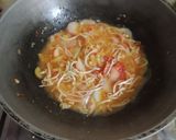 Foto langkah ke 3 dari resep Seblak makroni kerupuk+toge.