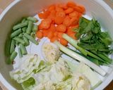 Foto langkah ke 1 dari resep Sop tulang ayam.
