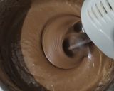 Foto langkah ke 4 dari resep Brownies Kukus Lapis Keju.