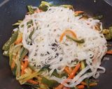 Foto del paso 6 de la receta: Noodles de arroz con brochetas de Pollo y Verduras