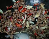Foto langkah ke 6 dari resep Tumis Pare Belut Saus Tiram.