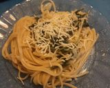Foto del paso 6 de la receta: Salteado de hojas de rabanitos con tallarines y ricota seca salada. Receta Fácil y rápida