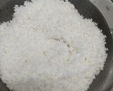 A picture of step 1 of Fried Rice with noodles.