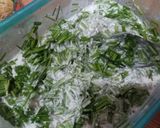 Foto langkah ke 3 dari resep Bakwan Daun Kucai udang.