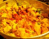 A picture of step 4 of Stir fried mixed vegetable curry.