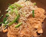A picture of step 2 of Pad Thai Wrapped in Egg.