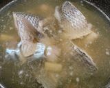 รูปขั้นตอนการทำที่ 1 ของ ต้มยำปลานิล 🐟