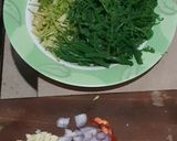 Foto langkah ke 4 dari resep Oseng Pakis & Bunga Pepaya.