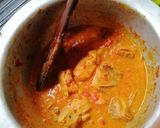 A picture of step 2 of Fried rice with chicken curry.