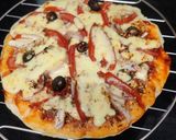 A picture of step 5 of Italian pizza.