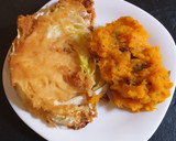 Foto del paso 3 de la receta: Milanesa de repollo con puré de calabaza, espinacas y pasas