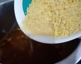 A picture of step 2 of Tarkay wali moong daal.