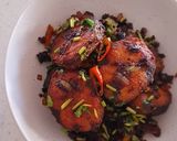 A picture of step 3 of Spanish Mackerel in Spicy Black Beans.