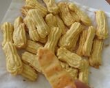 Foto langkah ke 5 dari resep Kukis keju putih telur.