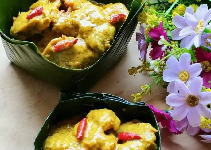 Langkah-langkah untuk membuat Cara membuat Ayam Lodho Khas Jawa Timur With Takir Bunga dan Takir Persegi