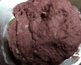 A picture of step 3 of Rose-shaped beetroot momos.