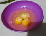 Foto langkah ke 2 dari resep Telor dadar rumahan.