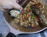 Foto langkah ke 4 dari resep Tumis Kulit ayam pedas manis.