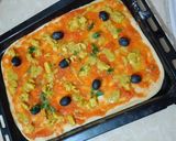 صورة لخطوة 3 من وصفة بيتزا الشاورما بصلصة الطماطم 🍅🍕