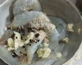 รูปขั้นตอนการทำที่ 3 ของ กุ้งทอดกระเทียมพริกไทย