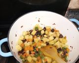 A picture of step 4 of Pineapple rice.