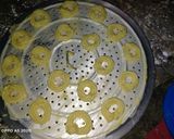 Foto langkah ke 4 dari resep Sagu keju  teflon/wajan dan no mixer takaran sendok.