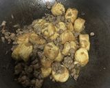 รูปขั้นตอนการทำที่ 2 ของ “หมูสับผัดเต้าหู้ไข่”