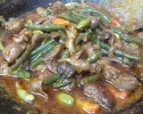 Foto langkah ke 4 dari resep Tumis Ati Ayam Kacang Panjang Pedas.