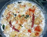 A picture of step 4 of Dahi phulki.