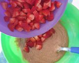Foto del paso 2 de la receta: 🍓🧁🍓Muffins integrales de frutilla