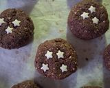 Foto del passaggio 3 della ricetta Biscotti stelline al cacao e mandorle senza uova