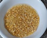 A picture of step 1 of Dal palak.
