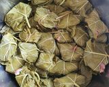 Une image de l'étape 5 de Rouleaux de feuilles de vigne farcies à la viande.